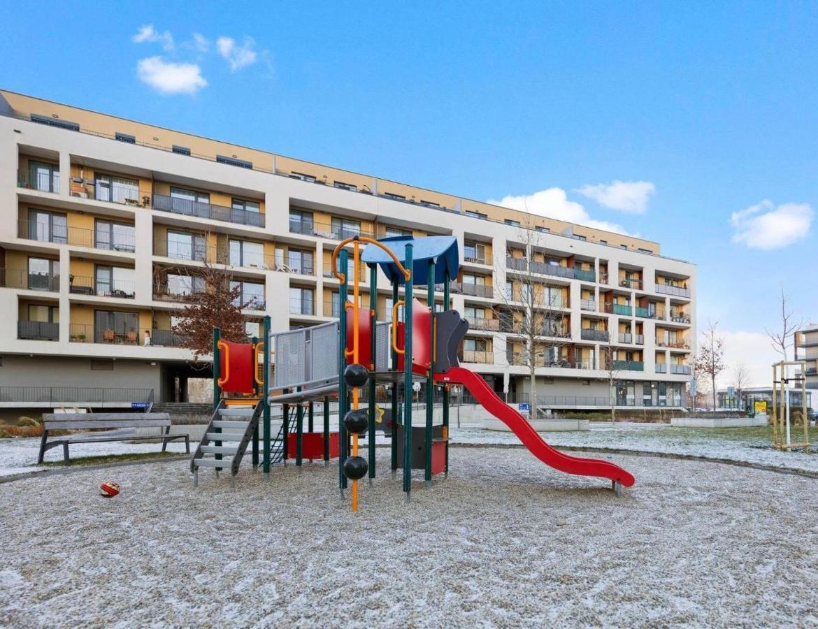 Sunflower - Modern Large Charming Apartment With Balcony Bratislava Extérieur photo