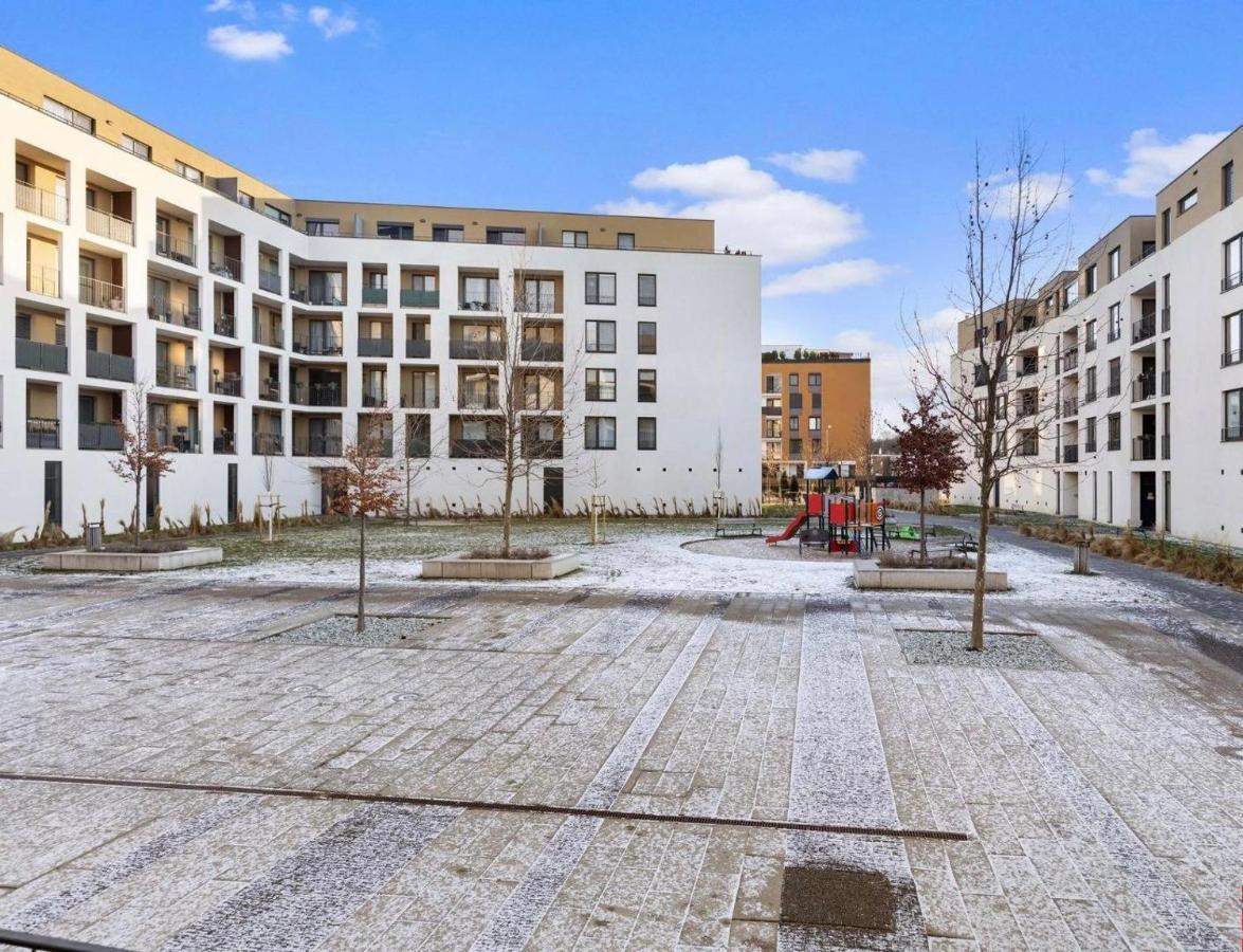Sunflower - Modern Large Charming Apartment With Balcony Bratislava Extérieur photo