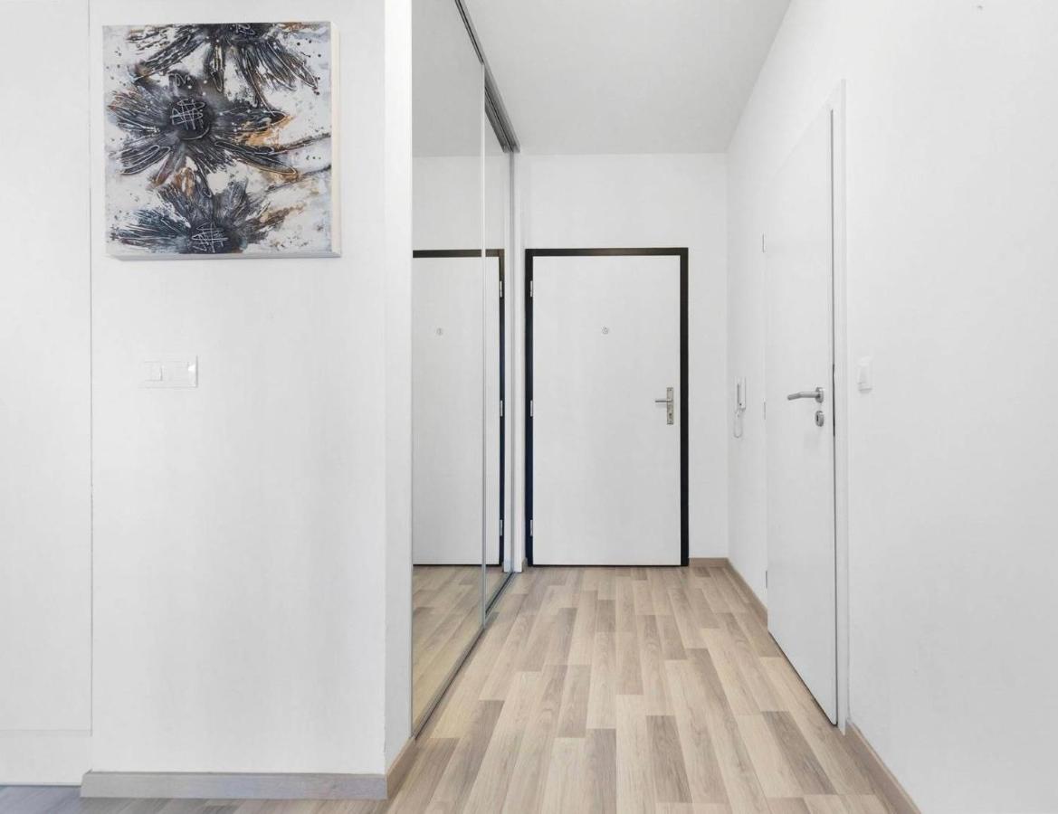 Sunflower - Modern Large Charming Apartment With Balcony Bratislava Extérieur photo