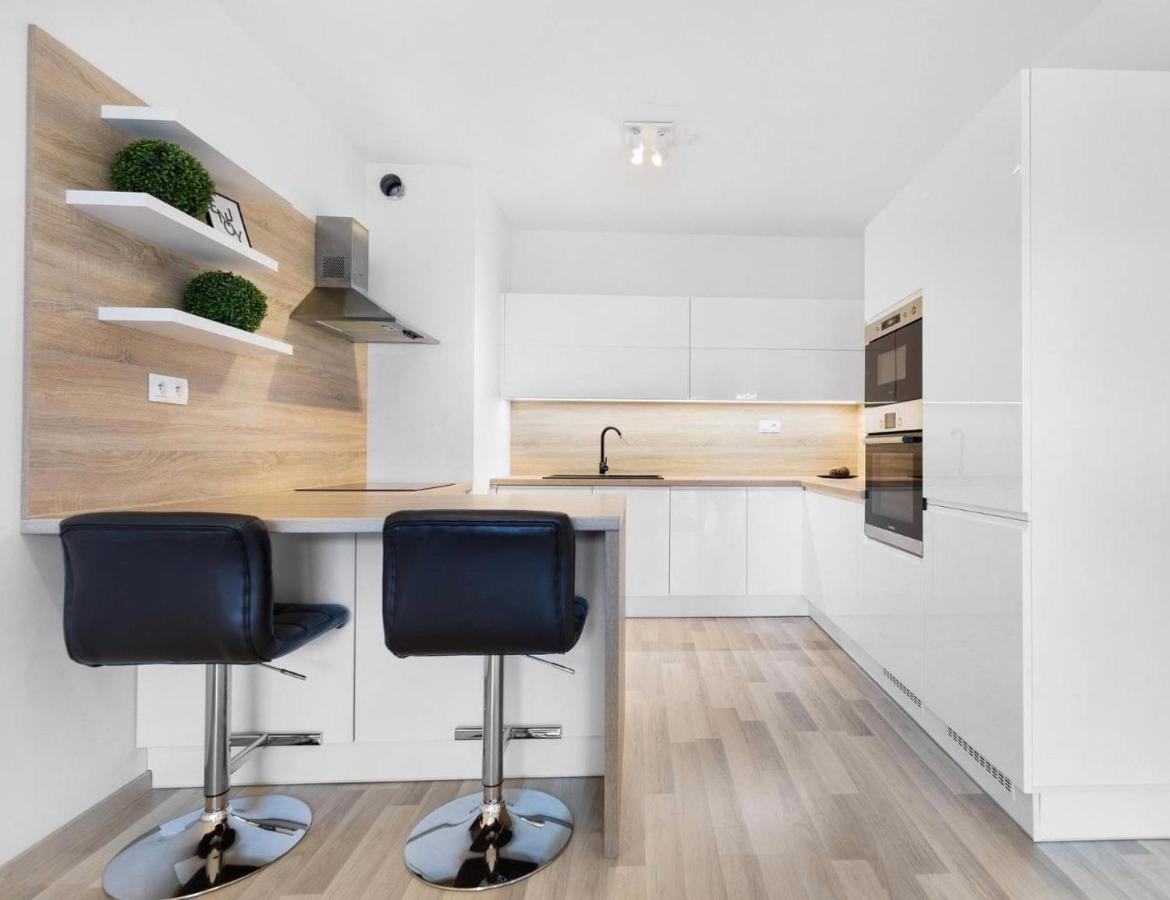 Sunflower - Modern Large Charming Apartment With Balcony Bratislava Extérieur photo
